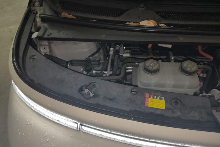 Used Baojun Cloud 2023 460 Max Lingxi Version Engine Bay Right