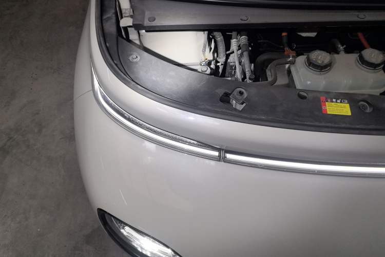 Used Baojun Cloud 2023 460 Max Lingxi Version Engine Bay Right