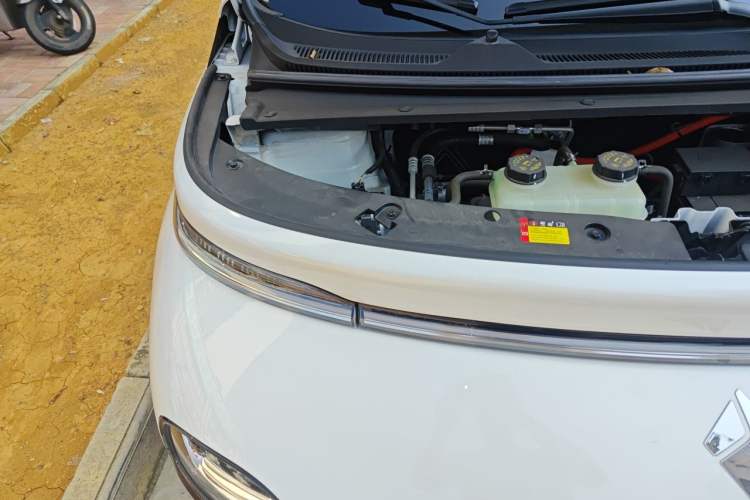 Used Baojun Cloud 2023 460 Max Engine Bay Right