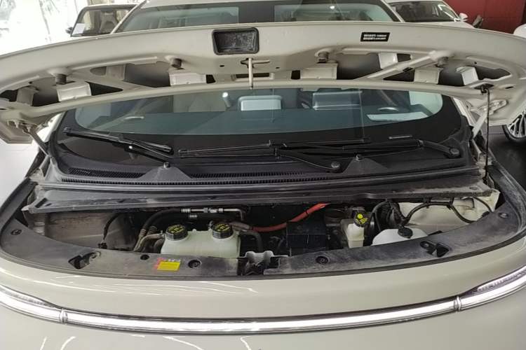 Used Baojun Cloud 2023 460 Pro Engine Bay