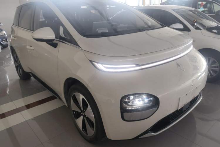 Used Baojun Cloud 2023 460 Max Exterior 1