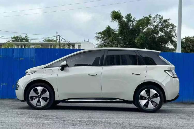 Used Baojun Cloud 2023 460 Max Exterior 1