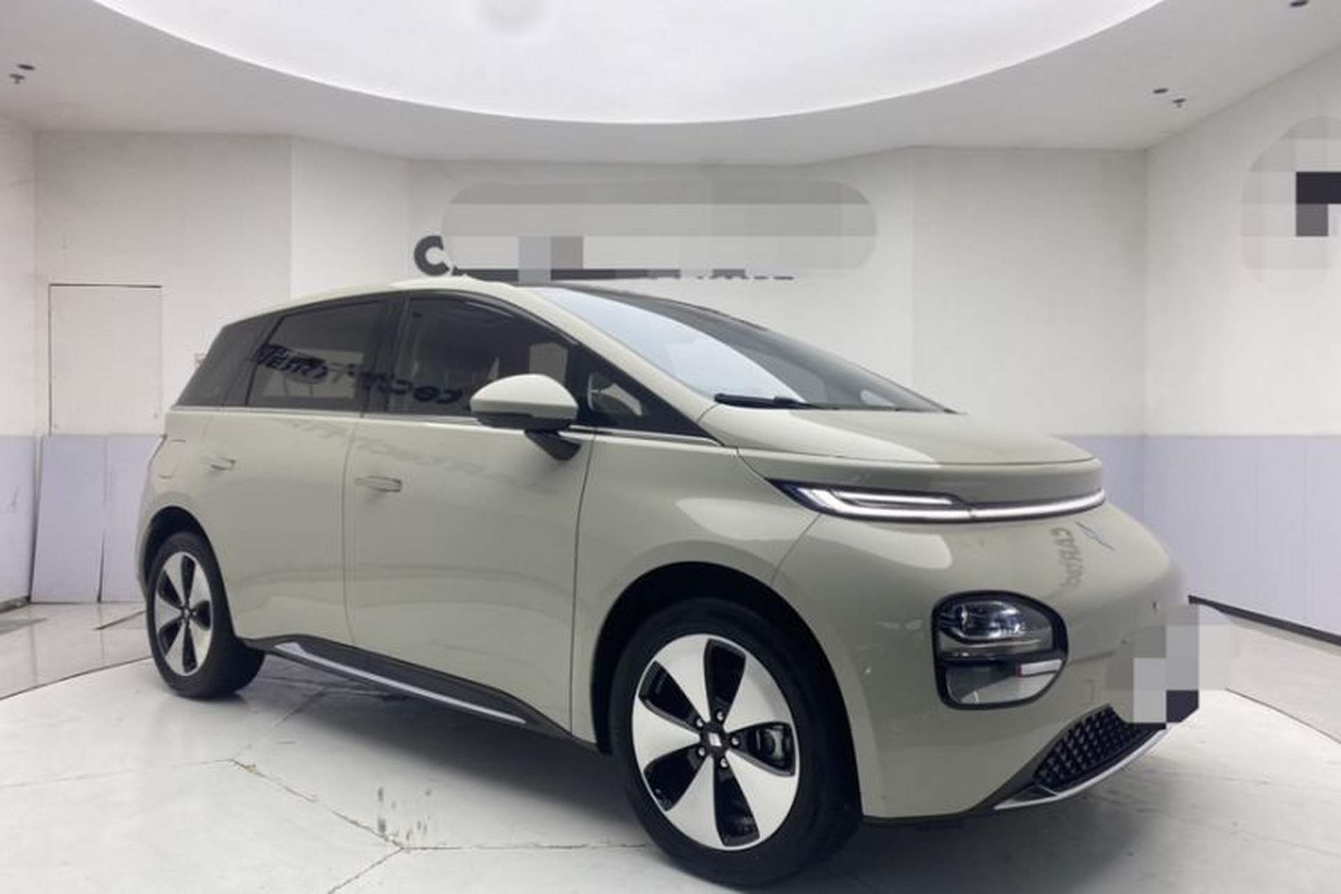 Used Baojun Cloud 2023 460 Max Exterior 3