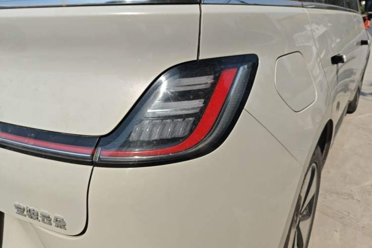 Used Baojun Cloud 2023 460 Max Exterior 3