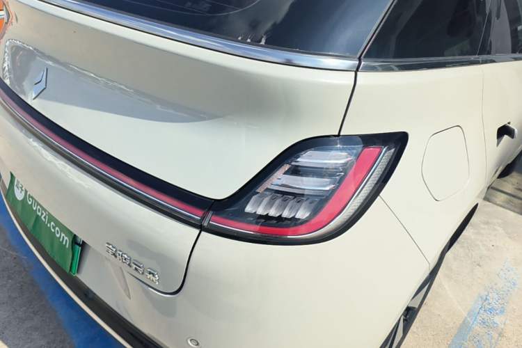 Used Baojun Cloud 2023 460 Max Exterior 3