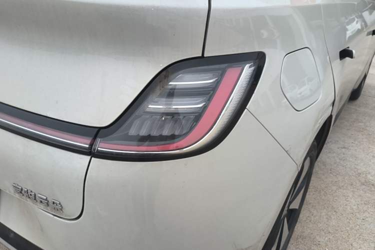 Used Baojun Cloud 2023 460 Max Exterior 3