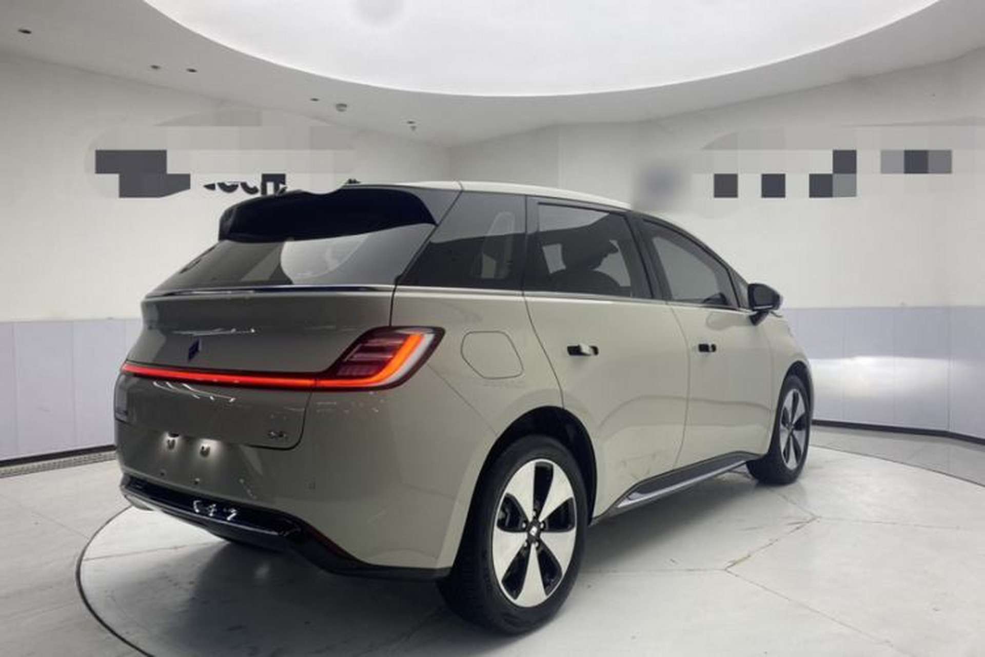 Used Baojun Cloud 2023 460 Max Exterior 4