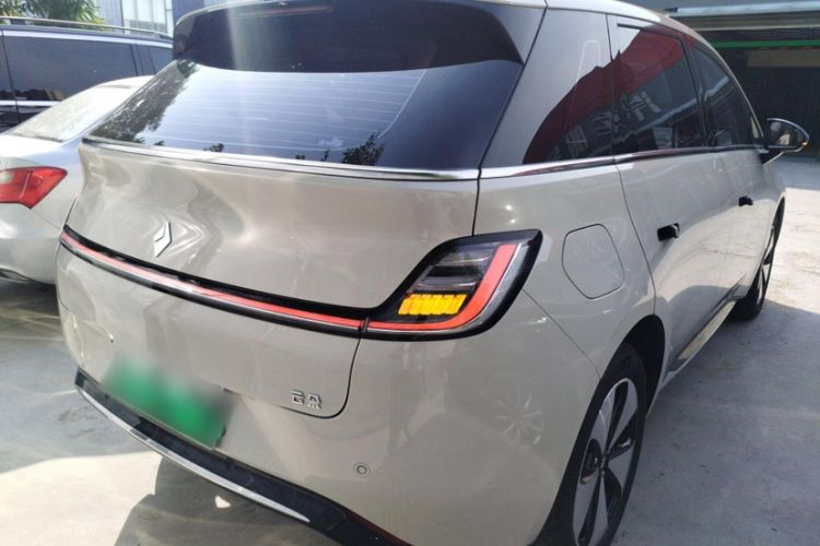 Used Baojun Cloud 2023 460 Max Exterior 4