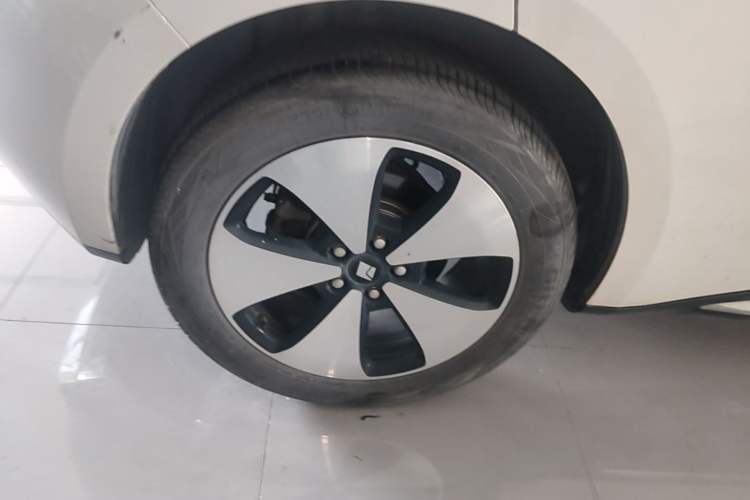 Used Baojun Cloud 2023 460 Max Exterior 5