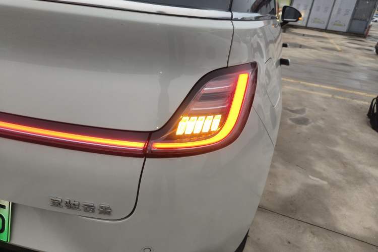 Used Baojun Cloud 2023 460 Max Exterior 6