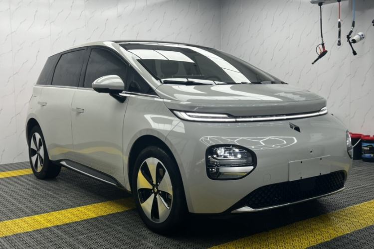 Used Baojun Cloud 2023 460 Max Exterior 6