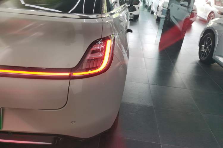 Used Baojun Cloud 2023 460 Max Exterior 6