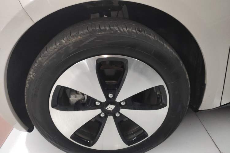Used Baojun Cloud 2023 460 Max Exterior 7