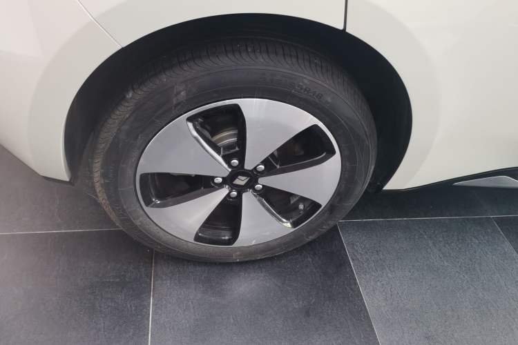 Used Baojun Cloud 2023 460 Max Exterior 8