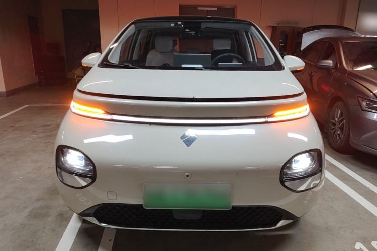 Used Baojun Cloud 2023 460 Max Front