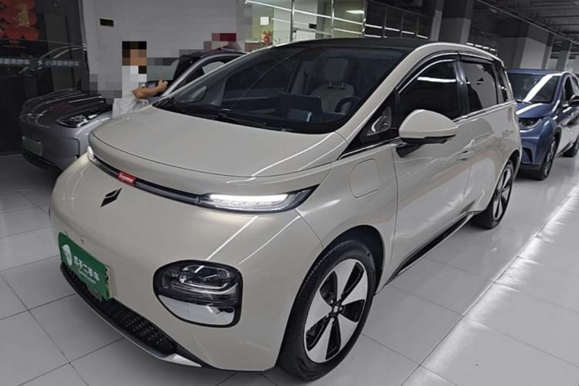 Used Baojun Cloud 2023 460 Max Front Left 45 Deg