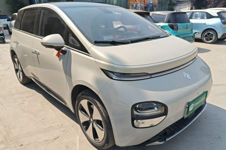 Used Baojun Cloud 2023 460 Max Front Right 45 Deg
