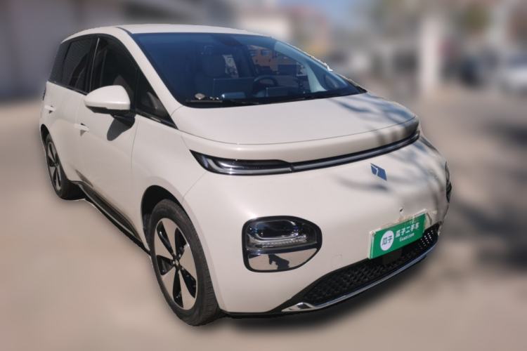 Used Baojun Cloud 2023 460 Pro Front Right 45 Deg