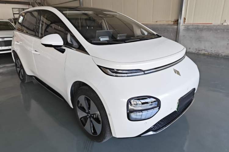 Used Baojun Cloud 2023 460 Max Front Right 45 Deg