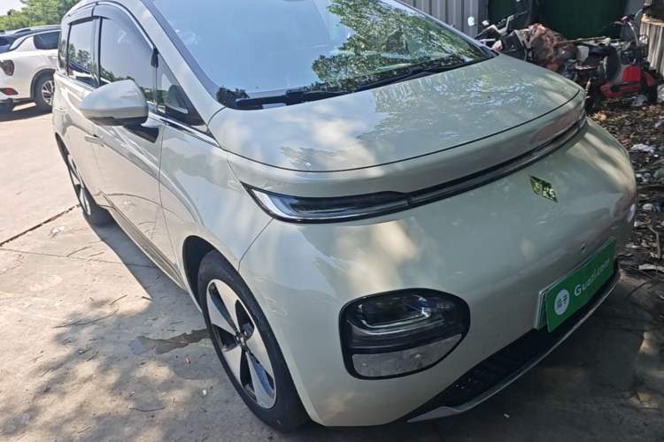 Used Baojun Cloud 2023 460 Max Front Right 45 Deg