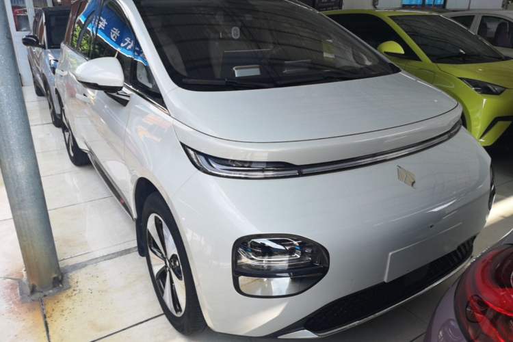 Used Baojun Cloud 2023 460 Max Front Right 45 Deg