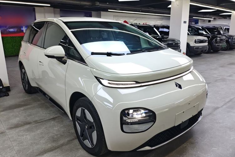 Used Baojun Cloud 2023 360 Pro Front Right 45 Deg
