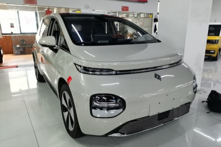 Used Baojun Cloud 2023 460 Max Front Right 45 Deg