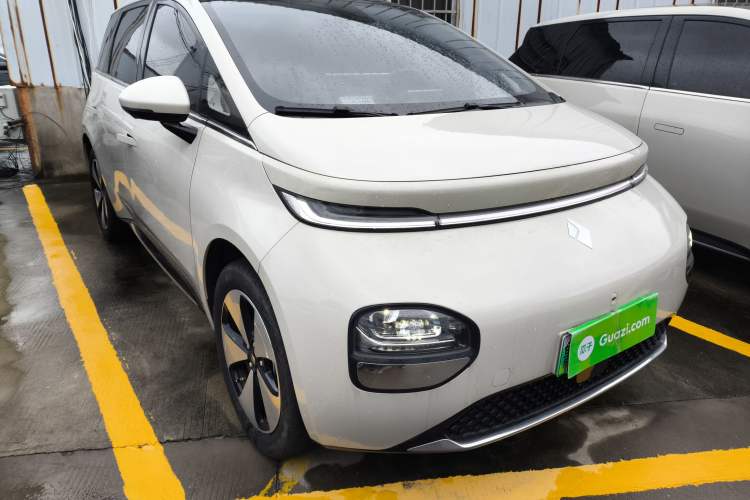 Used Baojun Cloud 2023 460 Max Front Right 45 Deg