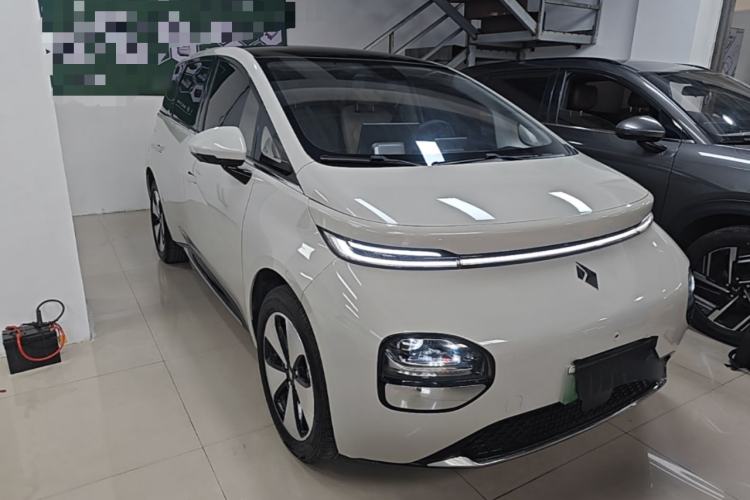 Used Baojun Cloud 2023 460 Max Front Right 45 Deg