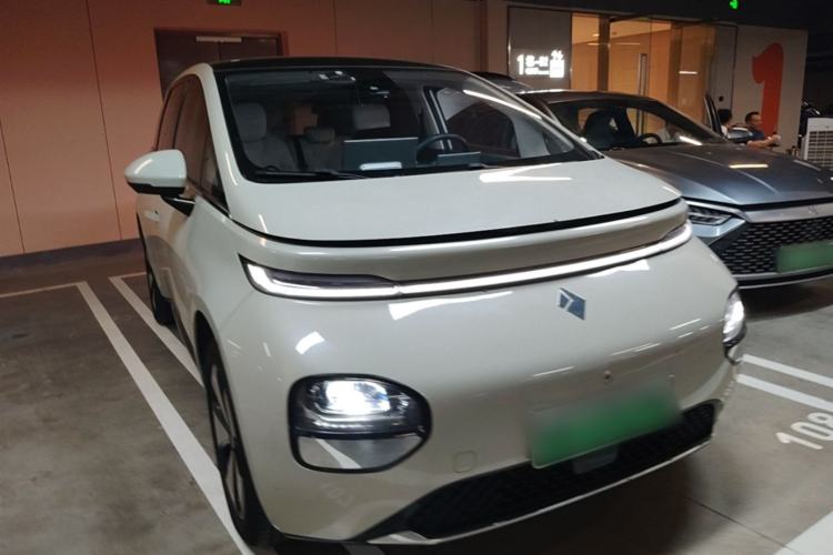 Used Baojun Cloud 2023 460 Max Front Right 45 Deg
