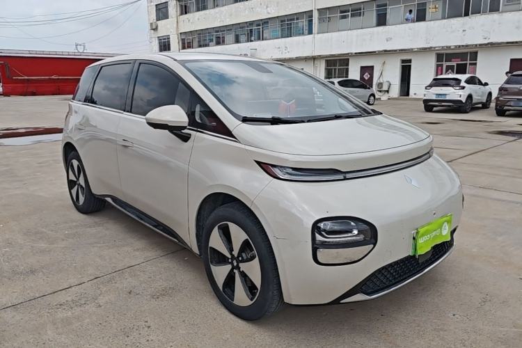 Used Baojun Cloud 2023 460 Pro Front Right 45 Deg