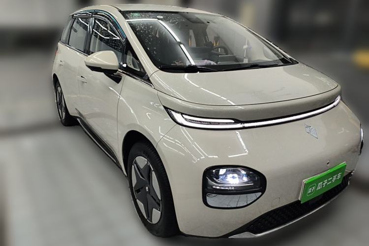 Used Baojun Cloud 2023 360 Pro Front Right 45 Deg