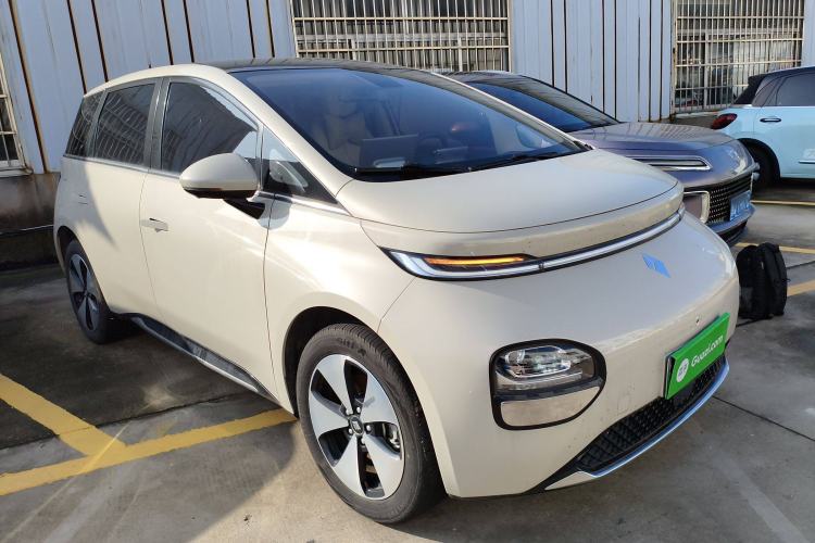 Used Baojun Cloud 2023 460 Max Front Right 45 Deg