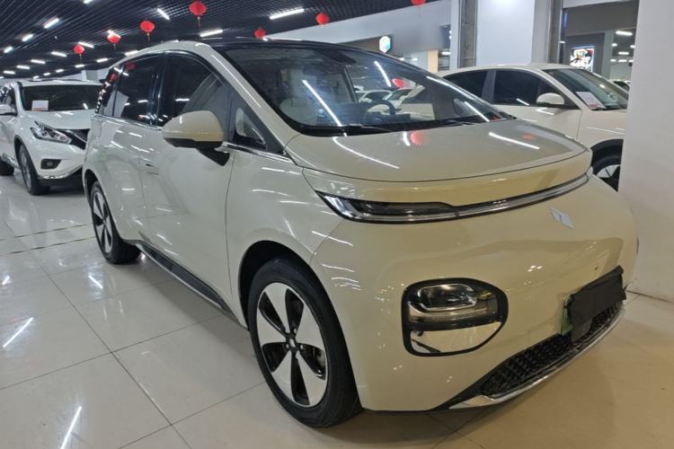Used Baojun Cloud 2023 460 Max Front Right 45 Deg