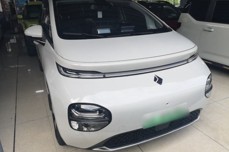 Used Baojun Cloud 2023 460 Pro Front Right 45 Deg