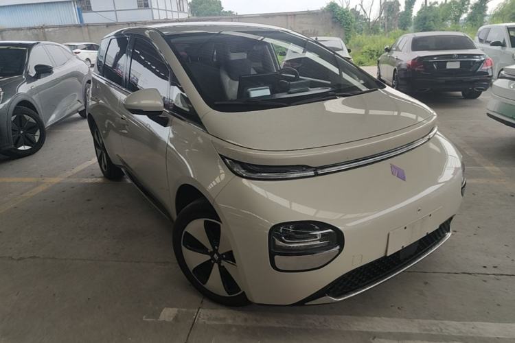 Used Baojun Cloud 2023 460 Pro Front Right 45 Deg