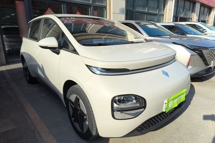 Used Baojun Cloud 2023 360 Plus Front Right 45 Deg