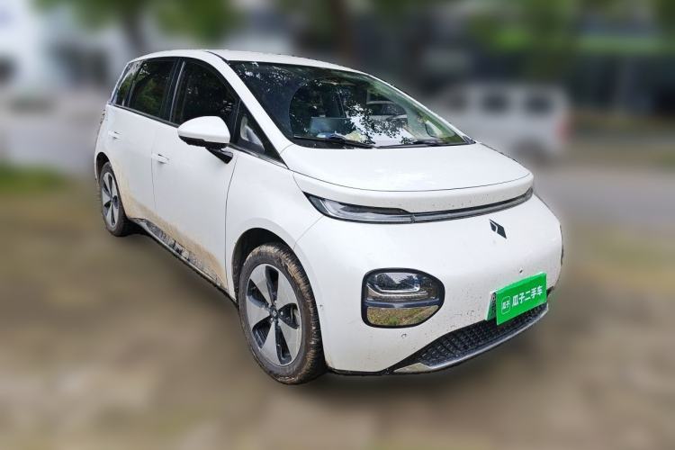 Used Baojun Cloud 2023 460 Pro Front Right 45 Deg