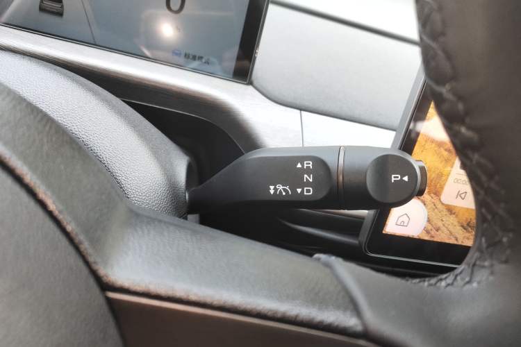 Used Baojun Cloud 2023 460 Max Lingxi Version Gear Lever