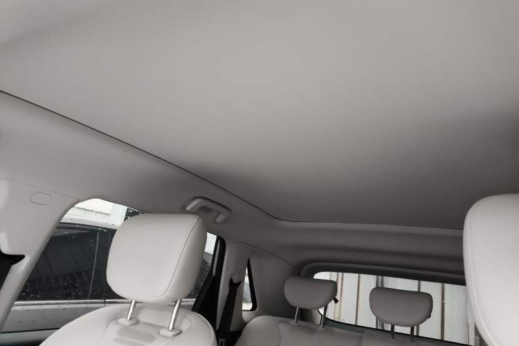 Used Baojun Cloud 2023 460 Max Headliner