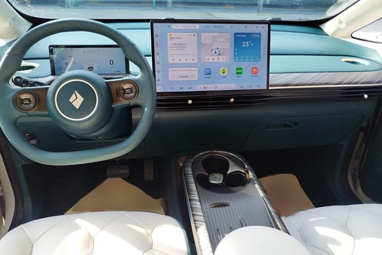 Used Baojun Cloud 2023 460 Max Interior 1