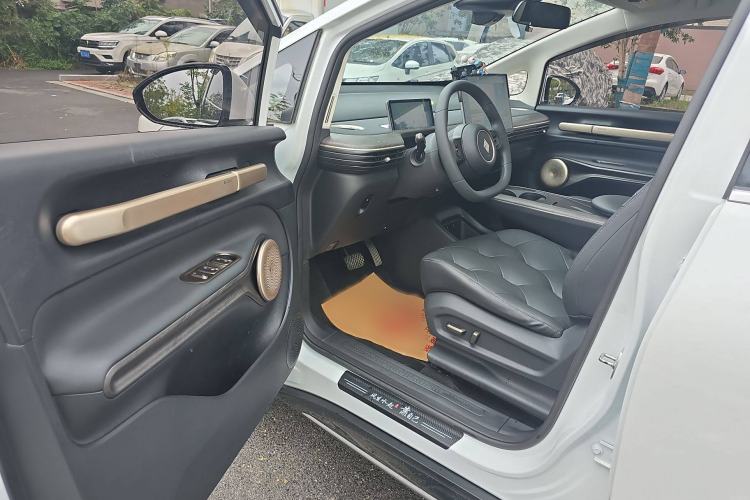 Used Baojun Cloud 2023 460 Max Lingxi Version Interior 2