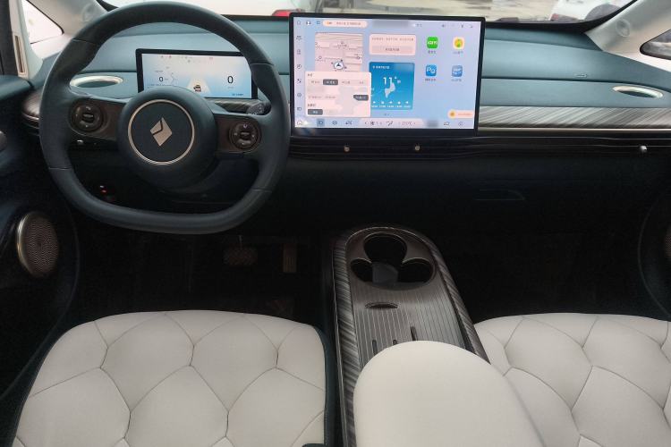 Used Baojun Cloud 2023 460 Max Interior 2