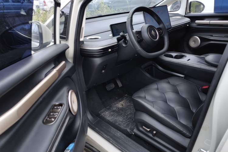 Used Baojun Cloud 2023 460 Max Lingxi Version Interior 3
