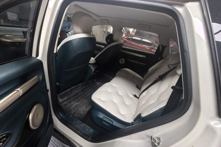 Used Baojun Cloud 2023 460 Max Lingxi Version Interior 3