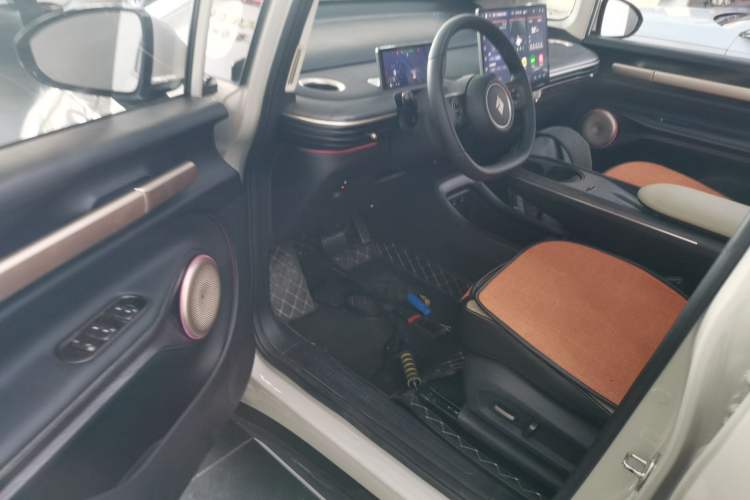 Used Baojun Cloud 2023 460 Max Interior 3