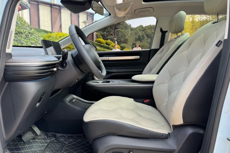 Used Baojun Cloud 2023 460 Max Lingxi Version Interior 3
