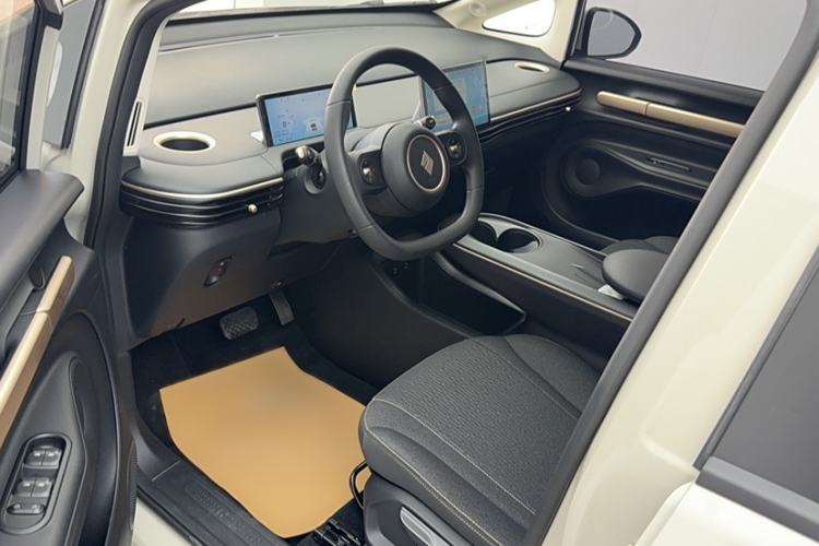 Used Baojun Cloud 2023 360 Plus Interior 4