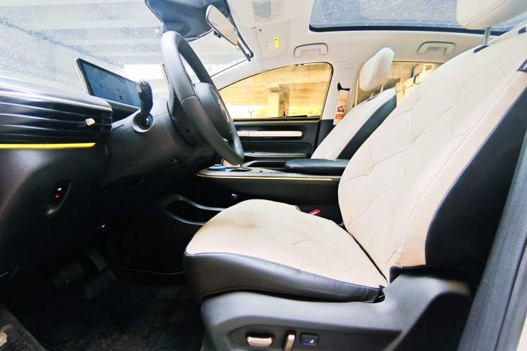 Used Baojun Cloud 2023 460 Max Lingxi Version Interior 4