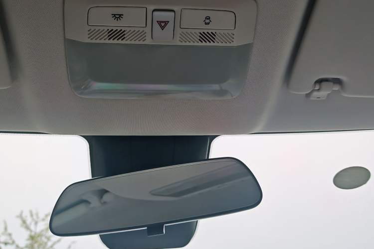 Used Baojun Cloud 2023 460 Pro Interior 5